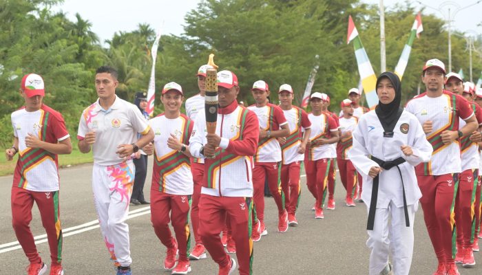 Tiba di Aceh Jaya, Api PON XXI Disambut Bupati, Forkopimda dan Masyarakat