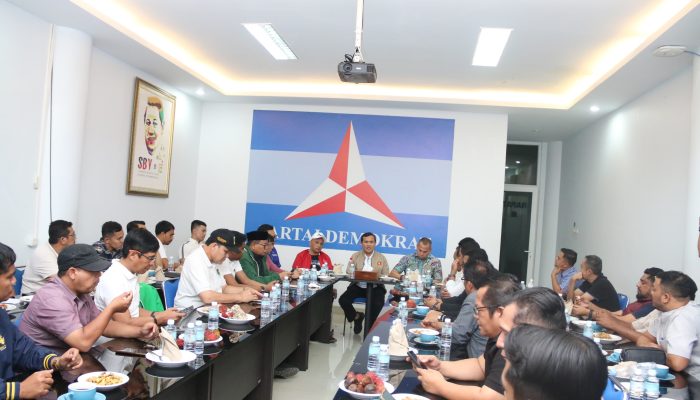 Petinggi Partai Pengusung Mualem – Dek Fadh Gelar Rapat Perdana di Kantor Demokrat