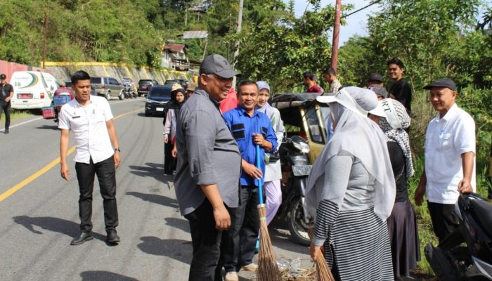 Pj Bupati Subhandhy Gelar Gotong Royong Massal dan Kampanye Lingkungan Hidup