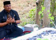Pj Gubernur Safrizal Ziarah ke Makam Ayahanda di Reudeup Montasik