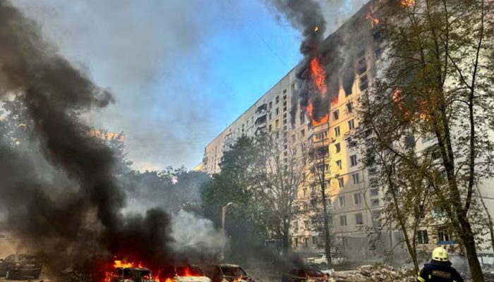 Bom Rusia Hantam Apartemen di Ukraina, 7 Orang Dikabarkan Tewas dan 60 Lainnya Luka-Luka
