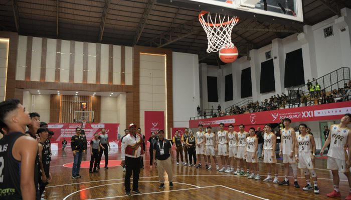 Pj Gubernur Safrizal Berikan Dukungan Langsung ke Arena Basket PON