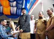 Pj Bupati Iswanto Dampingi Pj Gubernur Aceh Serahkan Bantuan Kaki Palsu