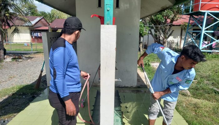 Sambut PON XXI di Kota Jantho, BKPRMI Aceh Besar Bersihkan Masjid Agung Al Munawwarah