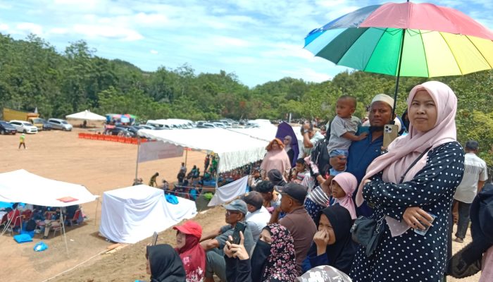 Masyarakat Aceh Besar Padati Venue PON XXI Cabor Paralayang di Sibreh