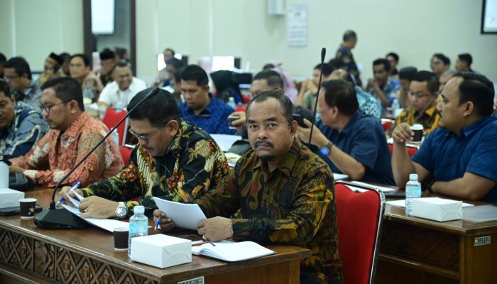 Pemkab Aceh Besar Ikut RDPU Qanun Tanggungjawab Sosial dan Lingkungan Perusahaan