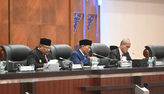 Pj Gubernur Safrizal Ikuti Paripurna DPR Aceh, Agenda Penyampaian Pendapat Banggar Terhadap Qanun APBA 2025