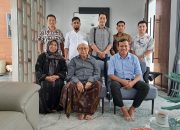 Dek Fadh Silaturahmi dengan Mantan Gubernur Aceh Zaini Abdullah