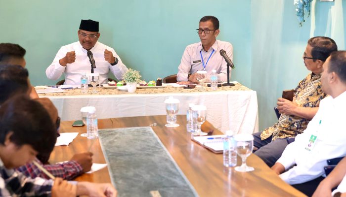Pj Gubernur Safrizal Sampaikan Paparan di Uji Kompetensi Wartawan di Banda Aceh