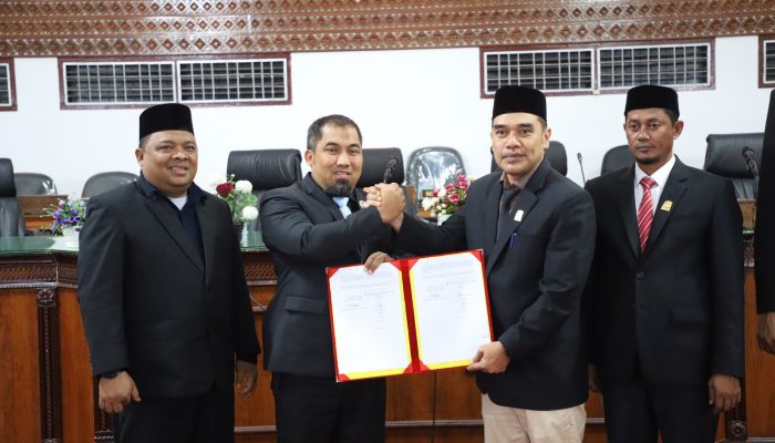 Pemkab dan DPRK Aceh Besar Sahkan APBK-P TA 2024