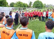 Kunjungi Latihan Tim Sepak Bola PON Aceh, Pj Gubernur Safrizal: Habisi Semua Lawan!