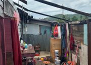 Hujan dan Angin Kencang Terbangkan Atap Rumah Warga Gue Gajah