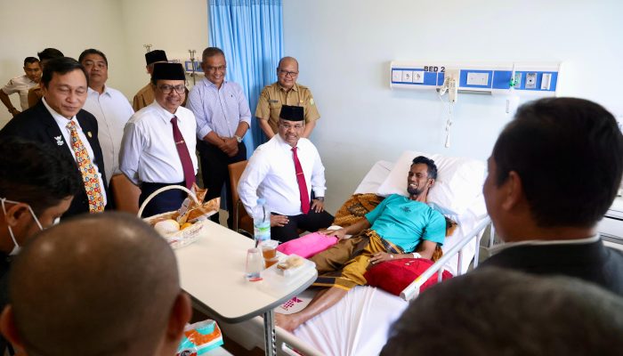 Pj Gubernur Aceh Bezuk Atlet Babel dan Wasit Panahan di RSUDZA