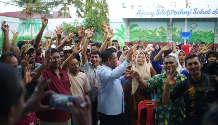 Ibu-ibu PKL Banda Aceh Idolakan Aminullah Pimpin Banda Aceh 2025-2030