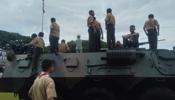 Ribuan Penonton Padati Blang Padang pada Saksikan Atraksi Peringatan HUT ke-79 TNI