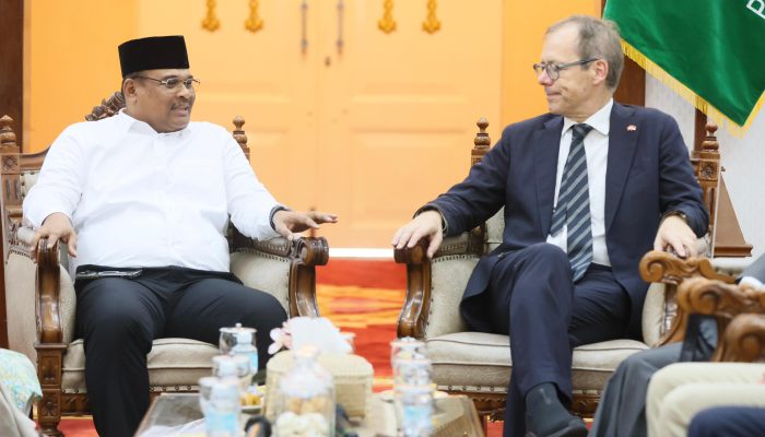 Pj Gubernur Aceh Diskusi dengan Dubes Swiss