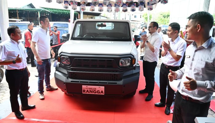 Dunia Barusa Resmi Luncurkan All New Toyota Hilux Rangga, Mobil Tangguh di Segala Medan