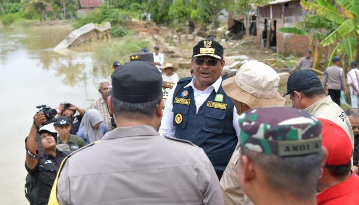 Pj Gubernur Safrizal Tinjau Langsung Lokasi Banjir di Aceh Tamiang
