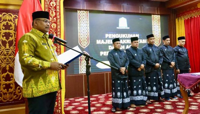 Pj Gubernur Safrizal Kukuhkan Majelis Akreditasi Dayah Aceh