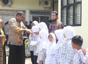 Kemenag Aceh Besar Santuni Anak Yatim Saat Peringatan Maulid Nabi