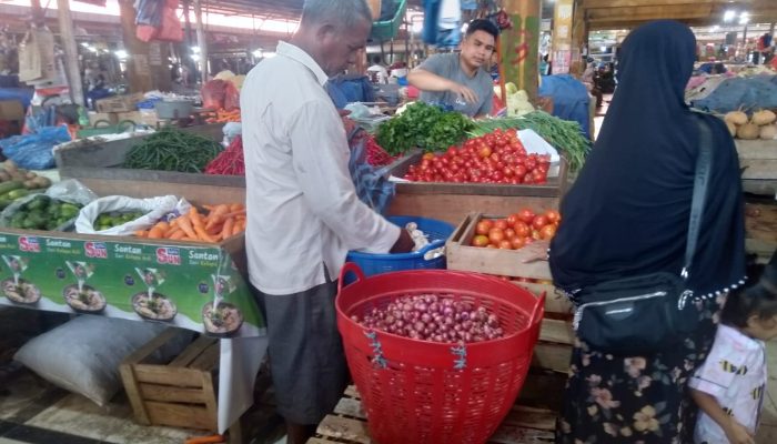 Harga Cabai Naik di Pasar Induk Lambaro Aceh Besar