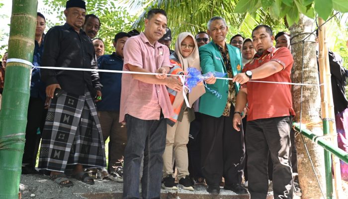 Potong Pita, Ketua DPRK Aceh Besar Resmikan Sarana Wisata di Naga Umbang