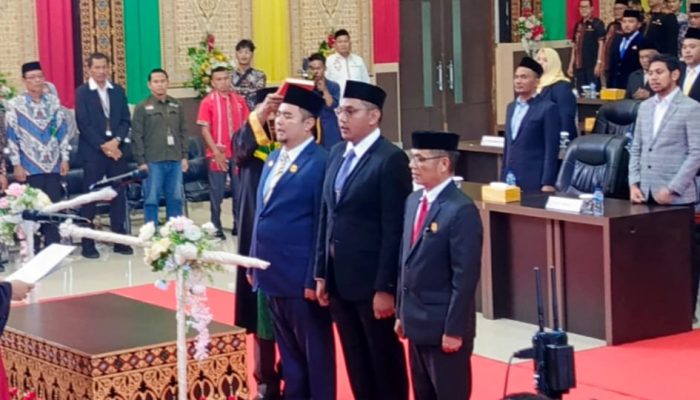 Pj Bupati Aceh Tenggara Hadiri Pelantikan Pimpinan DPRK Agara Masa Jabatan 2024-2029