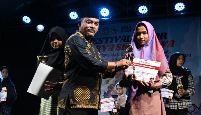 Pj Bupati Aceh Besar Tutup Festival Gelar Karya Seni Siswa dan Festival Tunas Bahasa Ibu