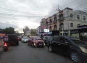 Simpang BPKP Lamteh Ulka Banda Aceh Macet Hingga Depan Swalayan Lambhuk
