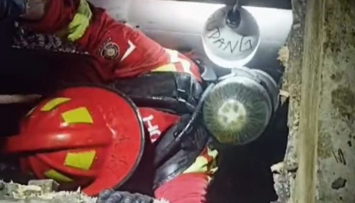 Tim Rescue DPKP Evakuasi Tiga Pekerja Terjebak dalam Septik Tank di Banda Aceh