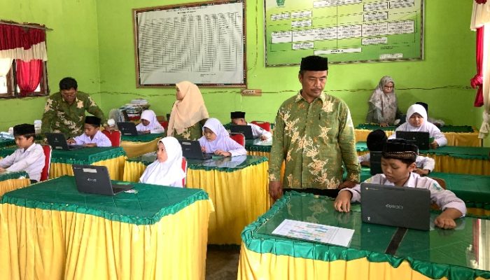 Siswa Kelas V MIN 8 Aceh Tenggara Laksanakan ANBK Tahun 2024