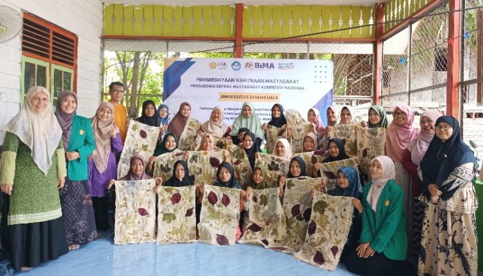 FMIPA Biologi USK Sukses Gelar Pelatihan Ecoprint di Meunasah Kulam