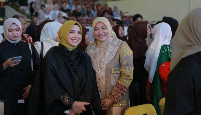 Pj Ketua Dekranasda Aceh Besar Hadiri Malam Pemilihan Agam Inong Aceh 2024