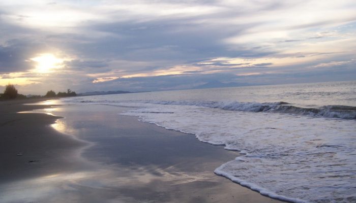 Terpukau Keindahan Pantai Manohara, Aceh