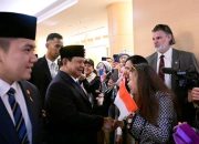 Prabowo Disambut Meriah oleh WNI Saat Tiba di Washington DC