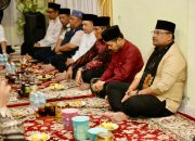 Pj Gubernur Safrizal Takziah ke Rumah Duka Almarhum Abu Madinah