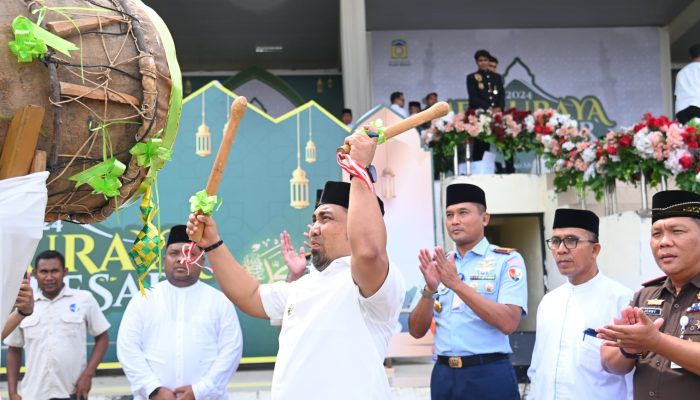 Pj Bupati Iswanto Tabuh Beduk Khanduri Maulid Aceh Besar