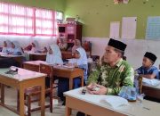 MIN 6 Aceh Besar Terima Kunjungan Tim Sekolah Sehat dari Puskesmas Lampupok