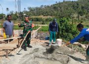 Babinsa Serda Hazami Gotong Royong Bersama Masyarakat di Lhoknga