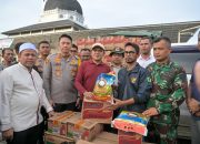 Wagub Aceh Antar Bantuan Masa Panik untuk Masyarakat Pidie dan Pidie Jaya