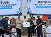 Wagub Aceh Dampingi Mendagri Serahkan Bantuan Pascabanjir di Aceh Tamiang dan Aceh Timur