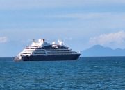 Kapal Pesiar Le Jacques Cartier Berlabuh di Perairan Ulee Lheue, Bawa 150 Wisatawan Mancanegara