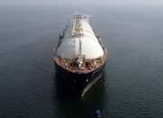 Tanker LNG Pertama yang Coba Terobos Hormuz Tak Bermuatan Kargo