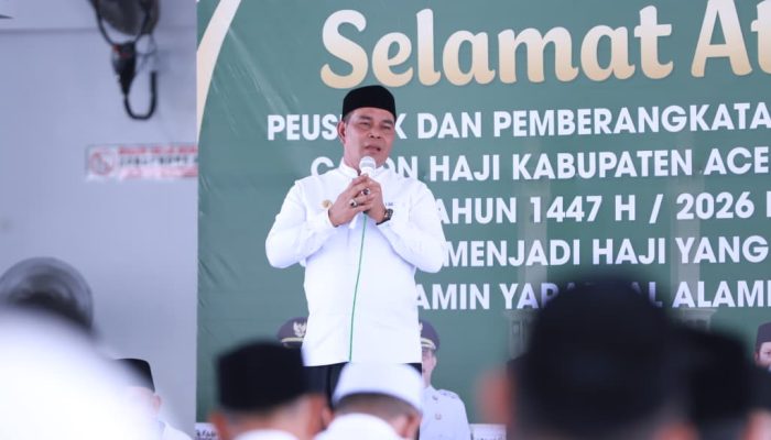 Peusijuk dan Pelepasan Jamaah Haji Aceh Besar 1447 H, Bupati Syech Muharram: Fokus Ibadah, Jaga Kesehatan dan Persatuan