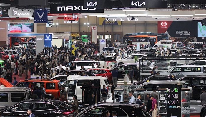 Laku 80.776 Unit, Penjualan Mobil Meroket 55% Yoy
