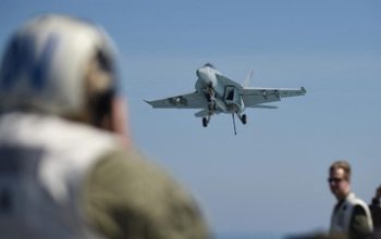 2 Jet Tempur EA-18 AS Tabrakan di Udara saat Pamer Atraksi Aerobatik