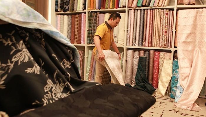 Perusahaan Tekstil Didera Kesulitan Produksi, PHK Mengintai