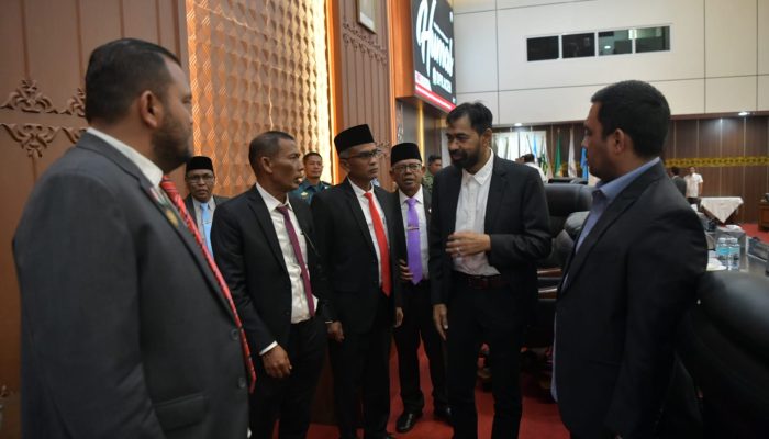 Gubernur Aceh Hadiri Paripurna DPRA Penyampaian Rekomendasi LKPJ 2025