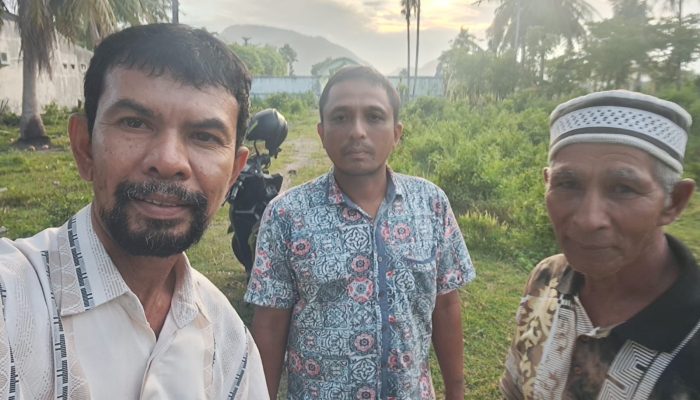Sekcam Rusydi Kunjungi Situs Kelahiran dan Makam Keluarga Cut Nyak Dhien di Lamteh Peukan Bada