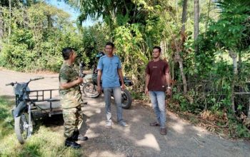 Babinsa Koramil Montasik Sambangi Warga, Ada Pesan Penting Soal Kondisi Cuaca